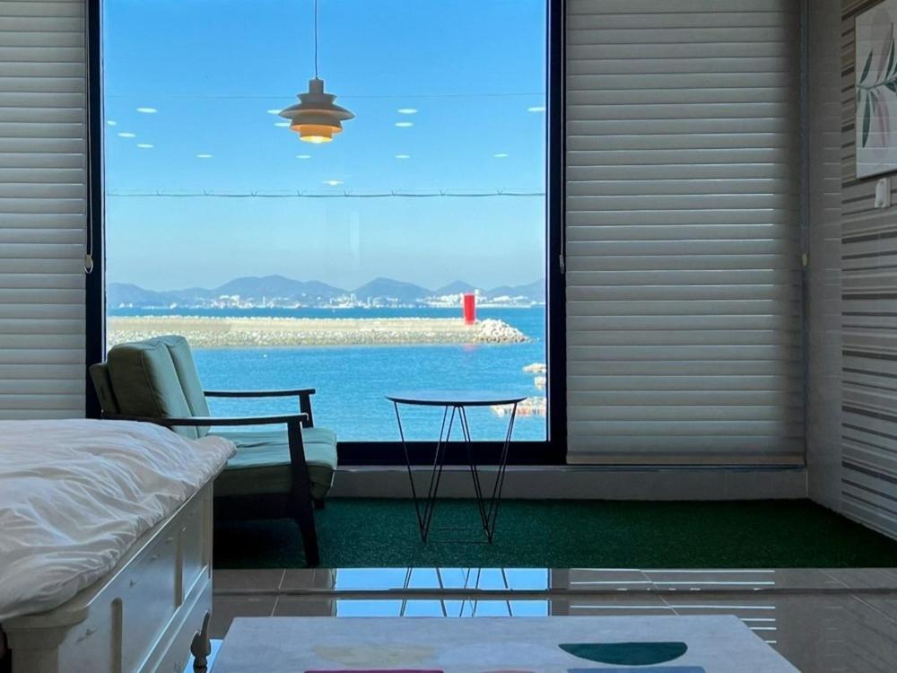 Namhae Ocean Lounge Pension الغرفة الصورة